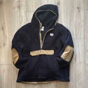 The North Face Black and Tan Fleece Sweatshirt Half-Zip